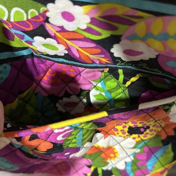 Beautiful Multi colored Vera Bradley Bag - Picture 6 of 6